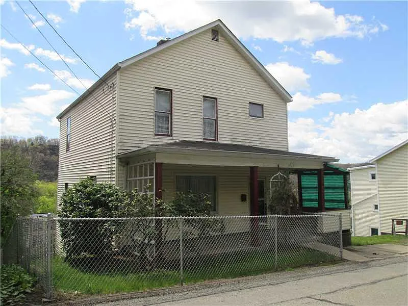 540 Franklin St photo 1