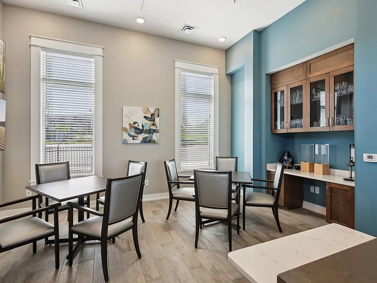 Bonavia Luxury Apartments — Photo 5