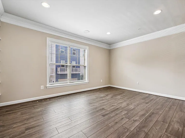 14319 Potomac Heights Ln — Photo 6