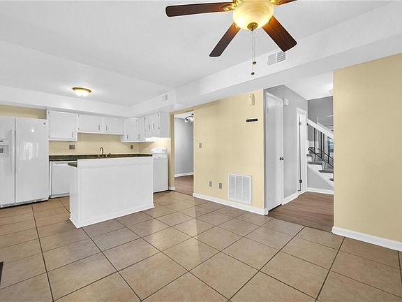3rd image of 2239 Cannon Dr