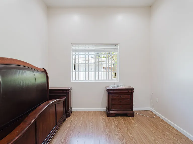 833 E Verdugo Ave — Photo 19
