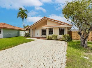 8359 NW 189th Street Rd, Miami Gardens, FL 33015
