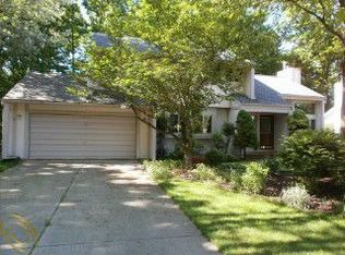 7513 Watford Dr, West Bloomfield, MI 48322