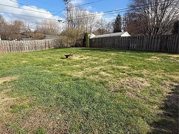 2nd image of 1415 Tomahawk Ln