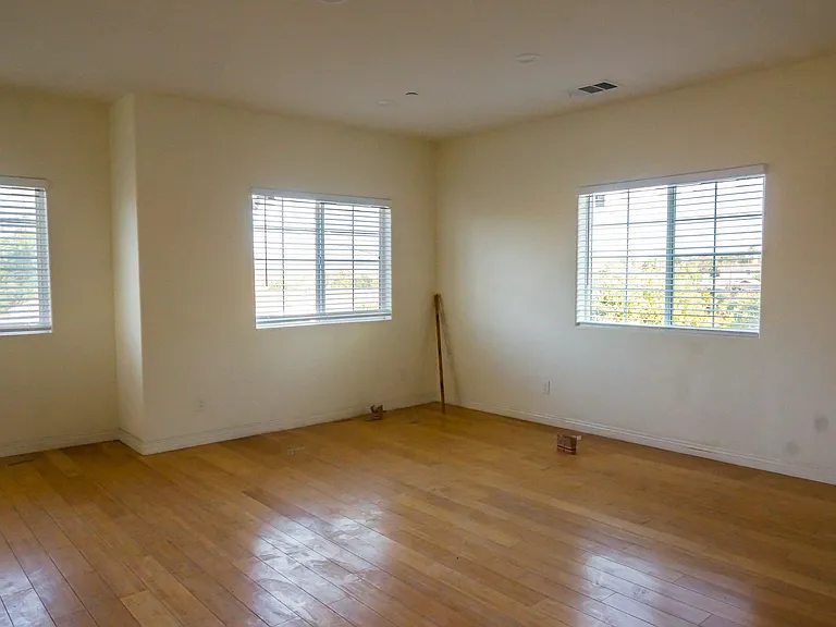 2307 Denton Ave — Photo 6