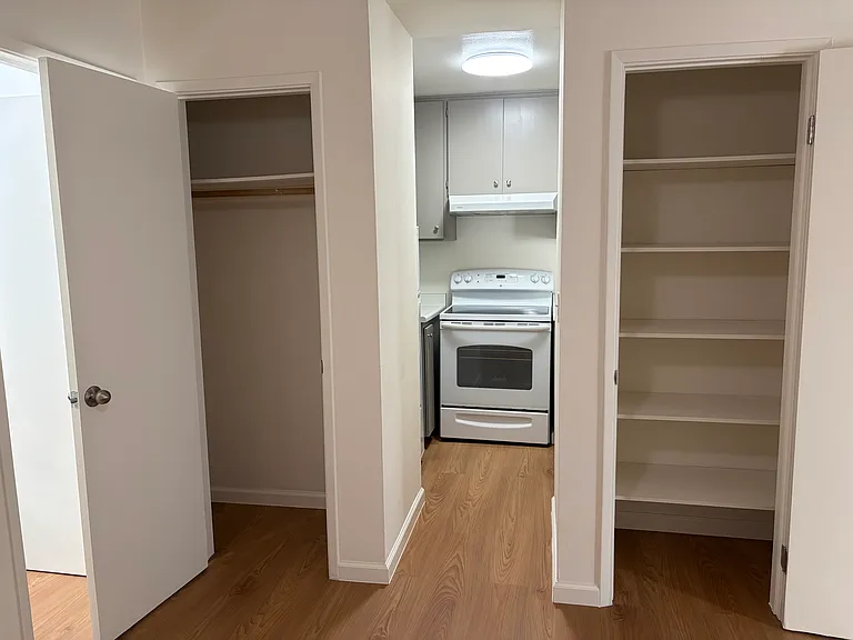 151 Lakeside Dr #110 — Photo 13