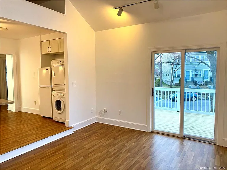 43 Mohegan Ave #2 — Photo 5