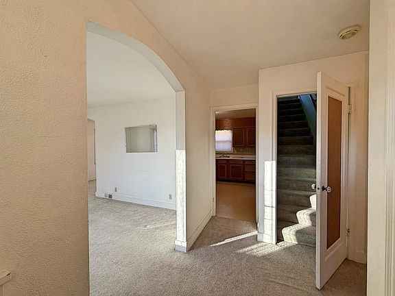 5th image of 619 N Ringold St