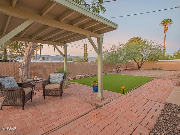 3rd image of 6965 E Luana Dr