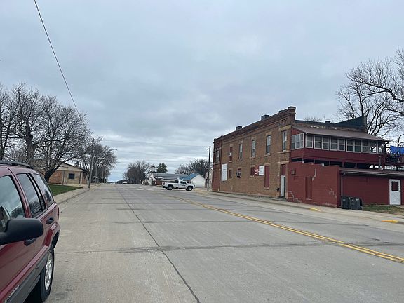 5th image of 101 West St S