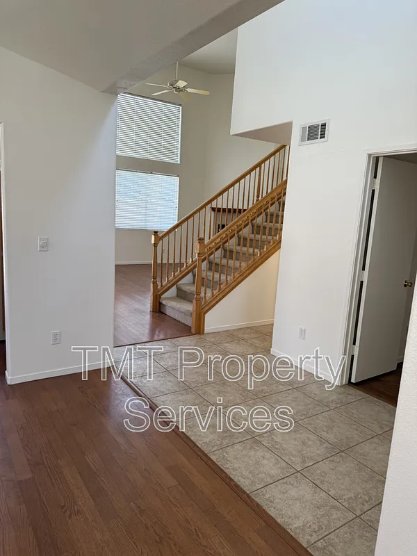 4 bed, 3.0 bath, 2312 sqft, $4,380 — Photo 3