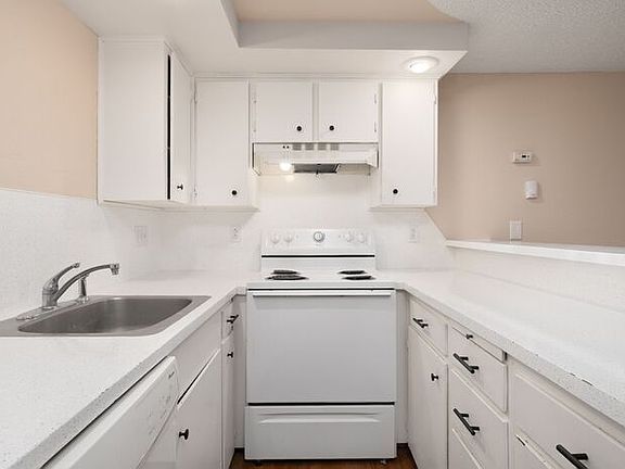 4th image of 8103 NE 13th Ave #8103B