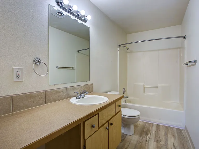 Tamarack Apartments — Photo 20