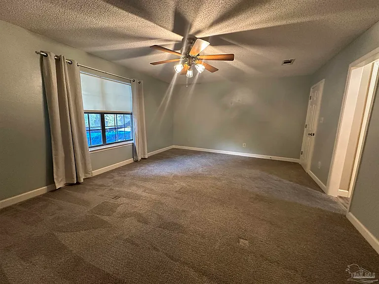 304 Arabian Dr — Photo 15