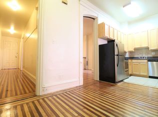 2122 Walnut St #2F, Philadelphia, PA 19103