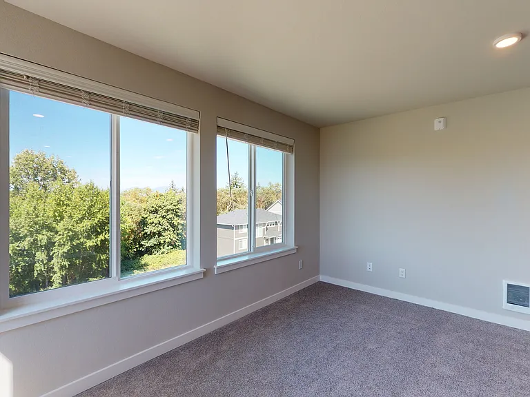 The Landing at Harbor Pointe — Photo 36