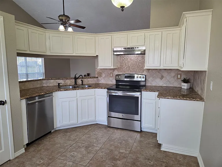 4203 Spinks Creek Ln — Photo 4