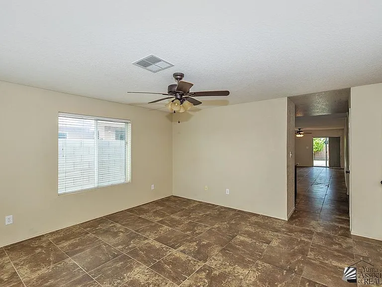 7120 E 36th Pl — Photo 5