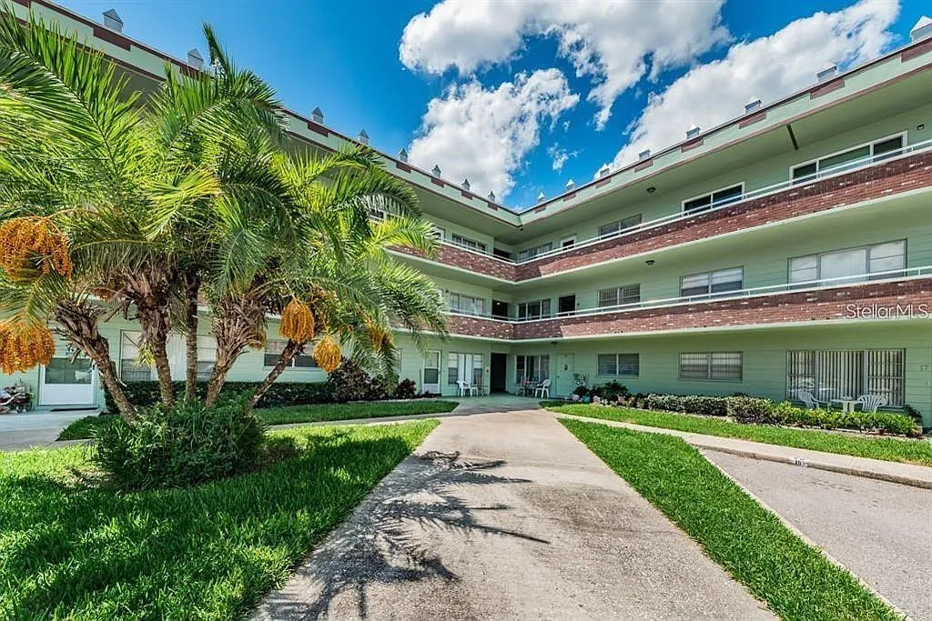 2 bed, 20.0 bath, 1100 sqft, $1,300 — Photo 3