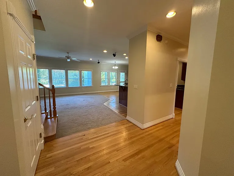 3040 Creek Rd — Photo 2