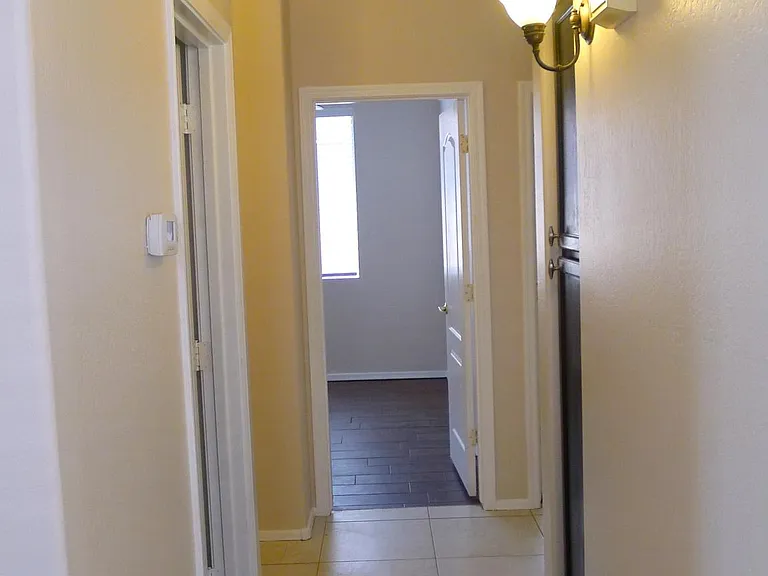 Hallway to the bedrooms