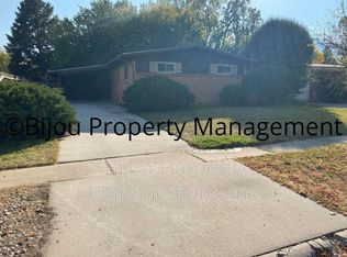 916 Westmoor Dr, Colorado Springs, CO 80904