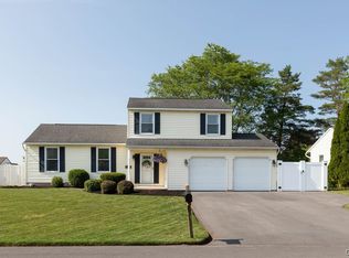 4774 Stonehurst Rd, Liverpool, NY 13090