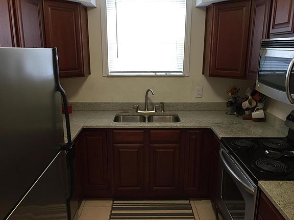2nd image of 1373 Bluff Ave #7