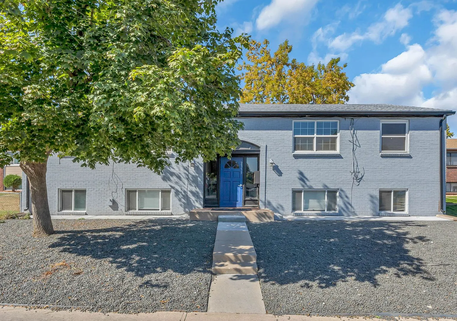 2BD Top-Floor Unit | Washer & Dryer Included | Shared Outdoor Space **Move-In Special** — Photo 2