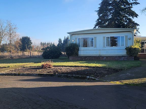 2nd image of 8586 S Park Ct