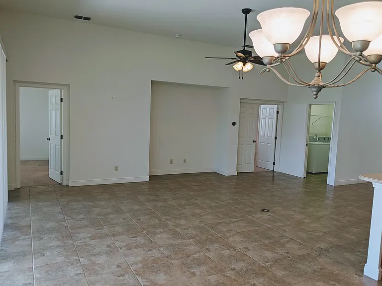 1882 W Angelica Loop — Photo 6
