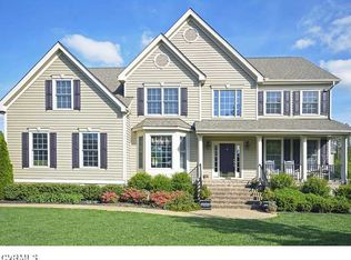 15819 Primrose Tarry Dr, Moseley, VA 23120