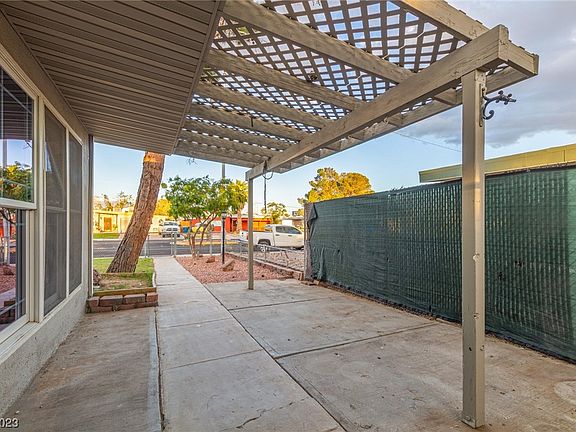 4th image of 337 Upland Blvd