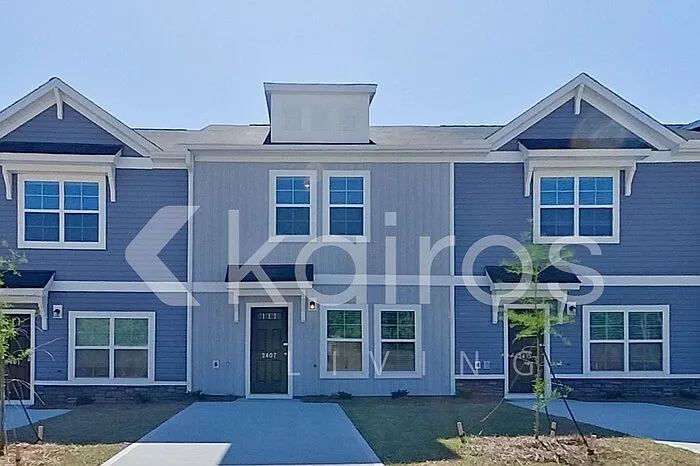 2407 Banyon Cir — Photo 1