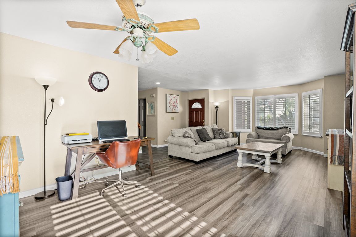 next background image