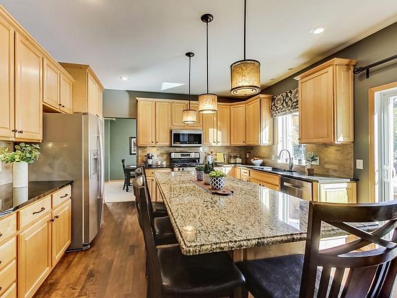 5th image of 2444 Golf Dr