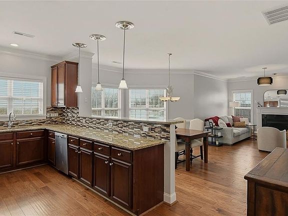 3rd image of 4486 Piedmont Trace Dr