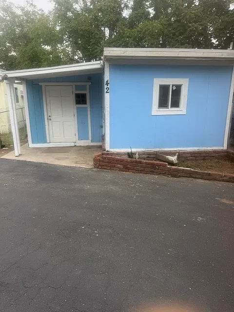 2 bed, 1200 sqft, $1,900 — Photo 1