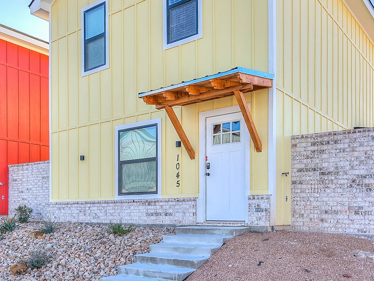 3 bed, 2.5 bath, 900 sqft, $4,300 — Photo 2