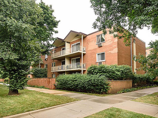 1st image of 1545 W Chase Ave APT 302