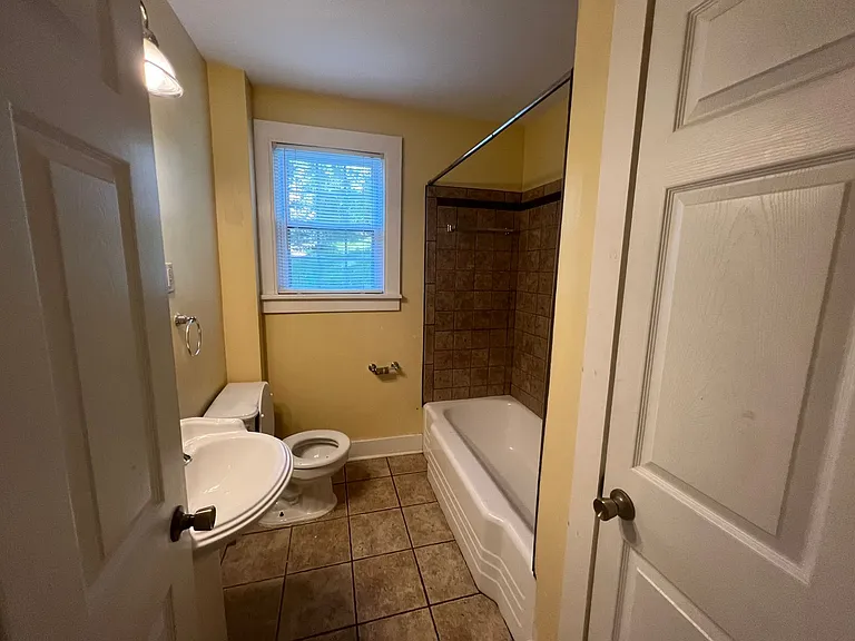 232 Hickory Grove Blvd — Photo 5