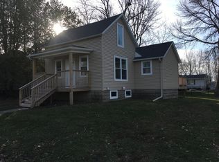 206 Center Ave S, Hayfield, MN 55940