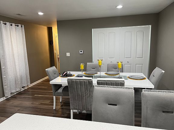 3rd image of 716 W Park Ave