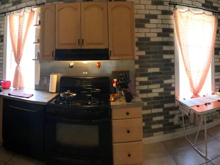 658 E Conway Ct — Photo 4