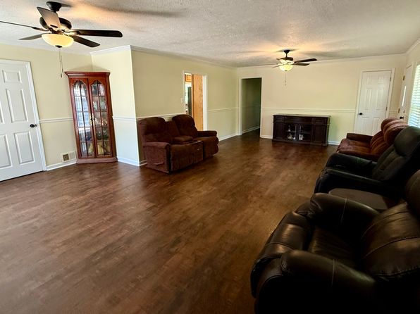 1093 Grace St SW, Mableton, GA 30126