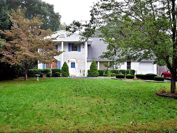 2nd image of 113 Syracuse Ave