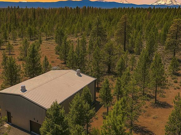 2nd image of 18785 Tumalo Reservoir Rd