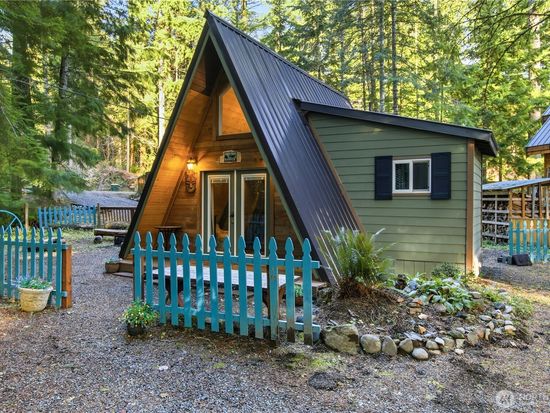 218 Paradise Drive, Tacoma, WA 98304