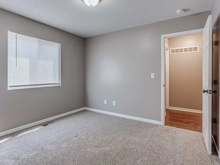 1054 E Karla Ct — Photo 19