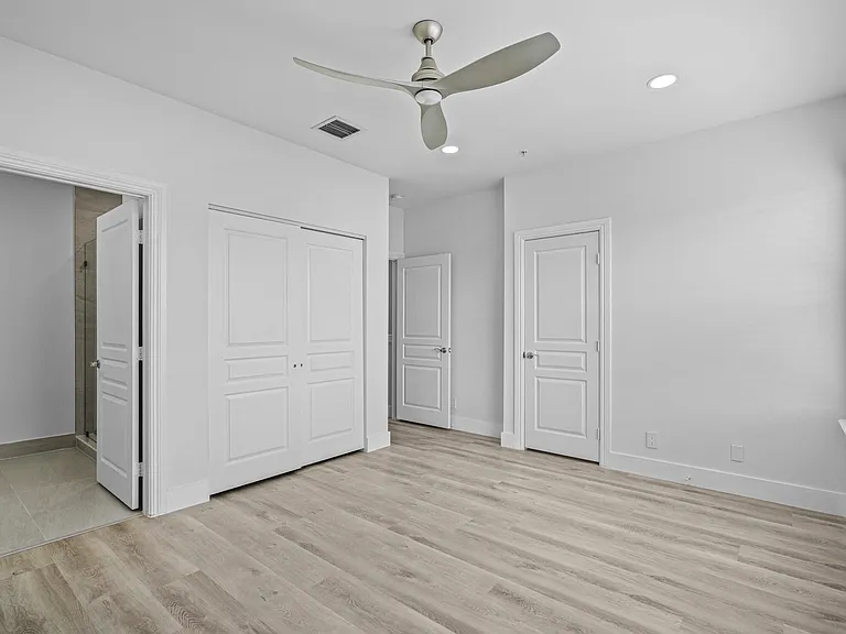 75 NW 4th Ave #75 — Photo 32